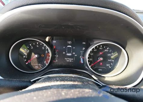 2018 Jeep Compass Latitude 4X4 z USA, uszkodzony, nr VIN 3C4NJDBB4JT262228